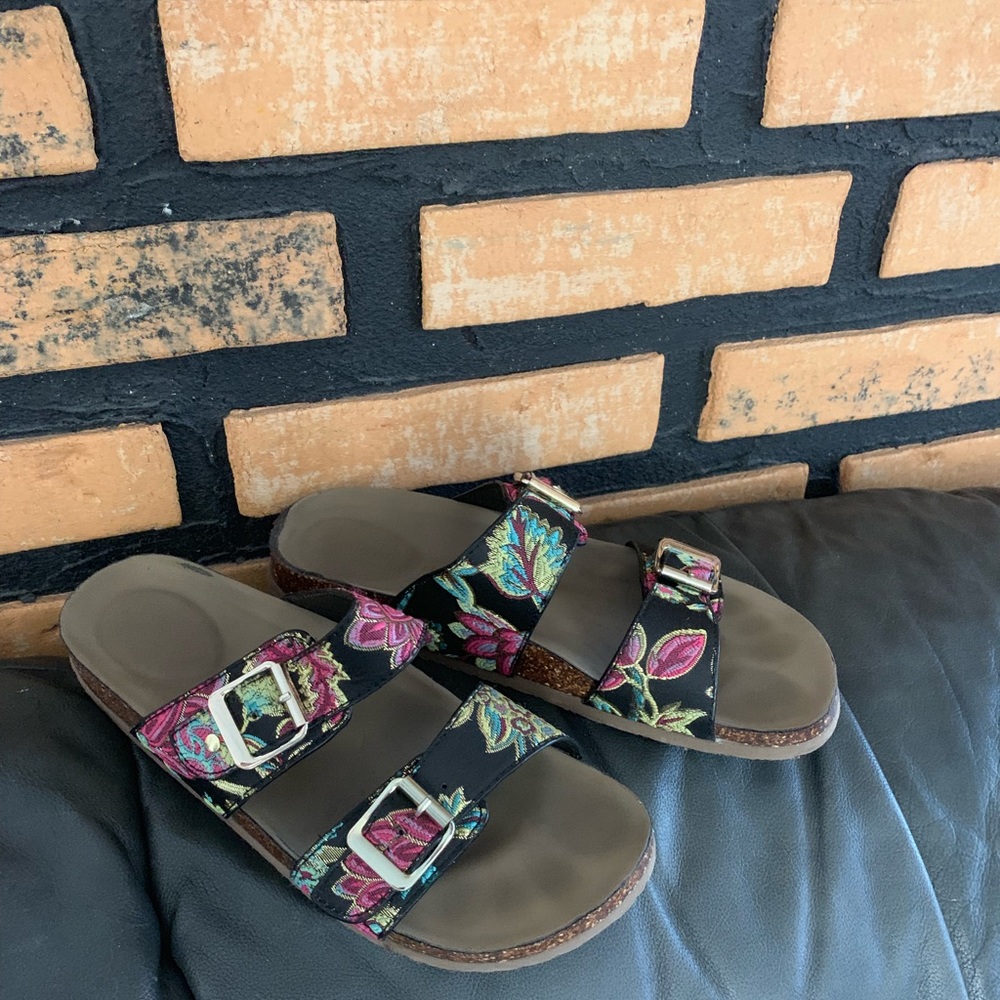 Madden Girl Embroidered Sandals - Picture 3 of 8